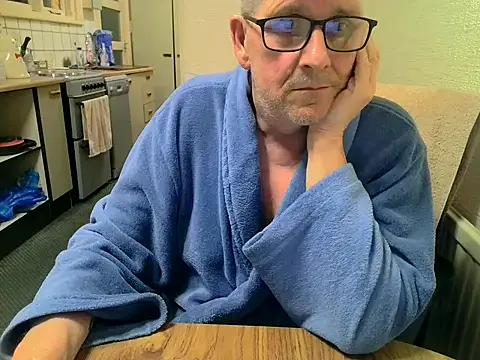 Snapshot of daddyflash chatting on April 2026 10:03:01 PM daddyflash online show from April 2026 10:03:01 PM
