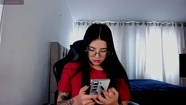 aliice walker  online show from November 2025 04:41:01 PM