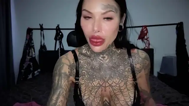 claudiacvc95 online show from April 2026 03:38:01 AM