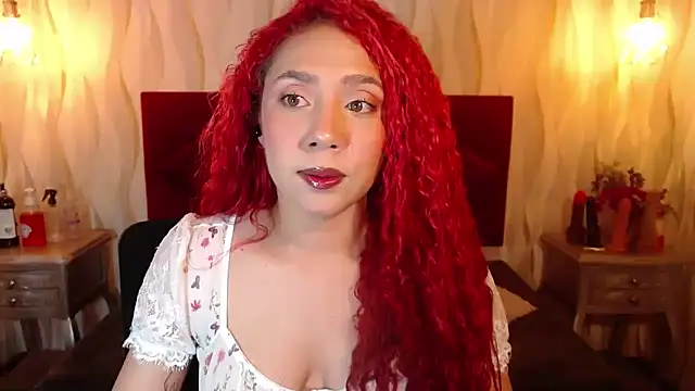 Snapshot of IsabelaLatina chatting on May 2026 04:28:02 AM IsabelaLatina online show from May 2026 04:28:02 AM