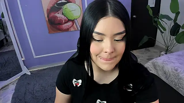 martinasaez online show from November 2025 07:57:01 PM