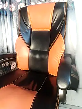 Jenifar- online show from April 2026 04:01:01 PM