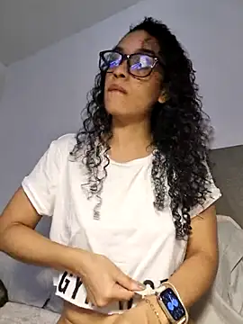 Snapshot of angela__98 chatting on May 2026 12:34:02 PM angela 98 online show from May 2026 12:34:02 PM