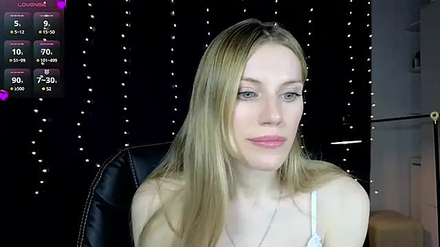 Lilianna Just online show from March 2025 04:17:02 PM