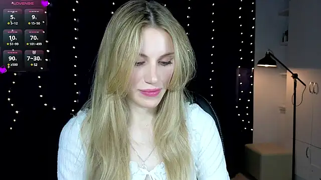 Lilianna Just online show from March 2025 05:01:01 PM