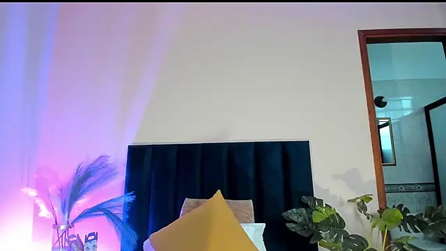 NoraDasilva online show from February 2026 10:19:02 PM