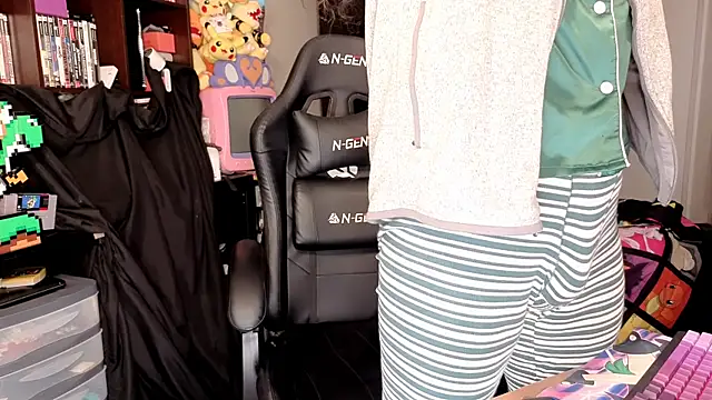 Snapshot of ShinyCherub chatting on February 2026 10:16:02 PM ShinyCherub online show from February 2026 10:16:02 PM