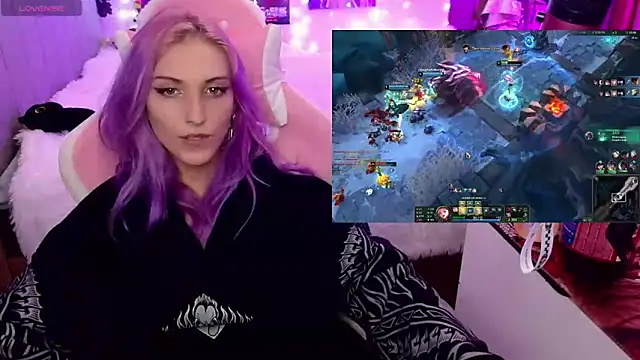 Violet Noir online show from January 2025 02:58:01 PM