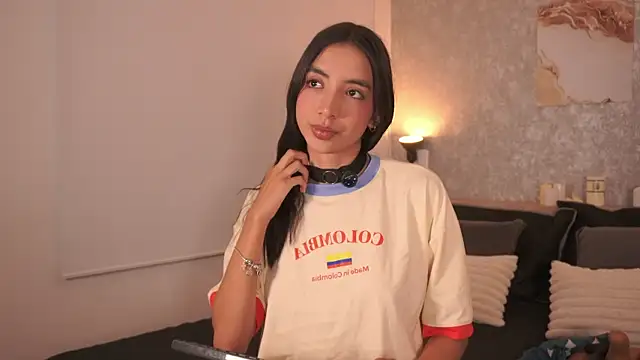 Snapshot of LillyThompson chatting on June 2026 11:00:01 PM LillyThompson online show from June 2026 11:00:01 PM