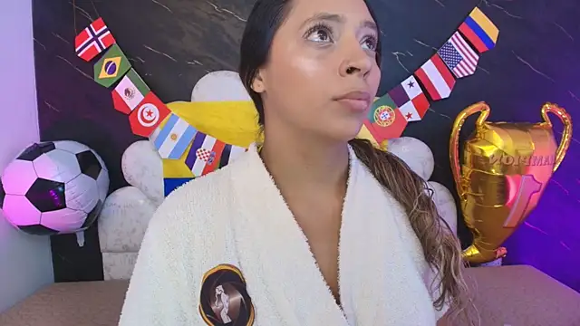 Snapshot of _MiaBrown_ chatting on June 2026 12:10:01 PM MiaBrown online show from June 2026 12:10:01 PM