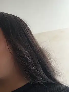 Snapshot of Nicollemays chatting on February 2026 04:06:02 PM Nicollemays online show from February 2026 04:06:02 PM