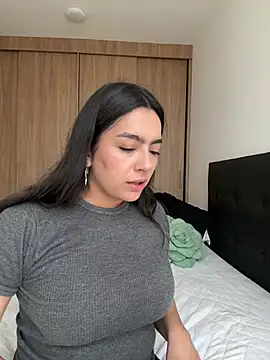 Snapshot of Nicollemays chatting on April 2026 01:06:02 PM Nicollemays online show from April 2026 01:06:02 PM