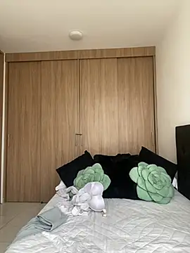 Snapshot of Nicollemays chatting on April 2026 01:12:02 PM Nicollemays online show from April 2026 01:12:02 PM