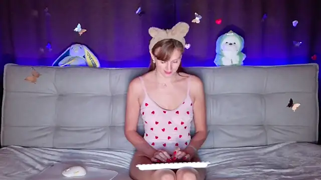 intolerable girl online show from September 2025 07:42:01 AM