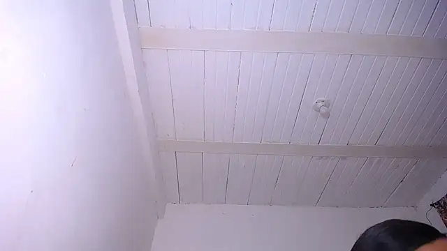 yselahot online show from October 2025 03:27:01 PM