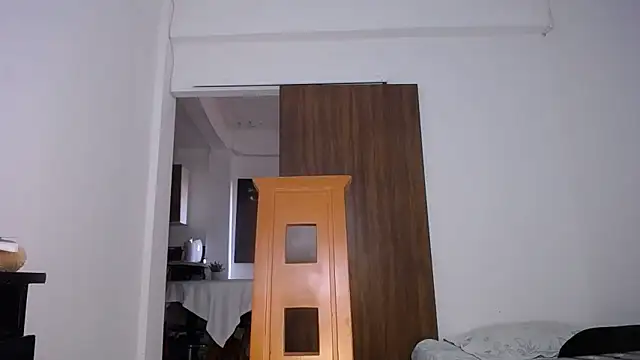 yselahot online show from December 2025 08:50:02 PM