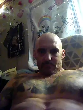 Snapshot of ClydeCan409 chatting on April 2026 05:14:01 PM ClydeCan409 online show from April 2026 05:14:01 PM