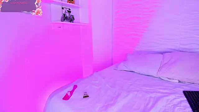 CamileHolmes online show from October 2025 06:16:02 AM