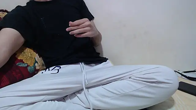 Snapshot of Alexdelarge323 chatting on June 2026 03:03:01 PM Alexdelarge323 online show from June 2026 03:03:01 PM