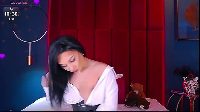 MadyLuxxx online show from November 2025 07:58:01 PM