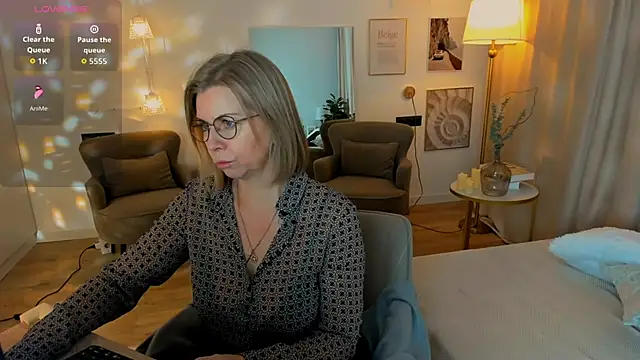 Annie Light online show from February 2026 06:22:02 AM