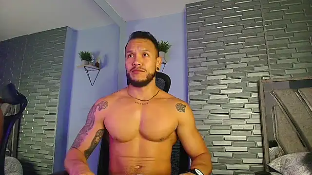 Snapshot of ARON_TAYLER01 chatting on February 2026 10:33:02 AM ARON TAYLER01 online show from February 2026 10:33:02 AM