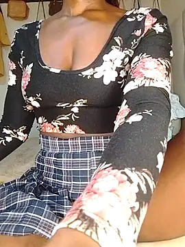 NicRaisaa online show from September 2025 05:07:01 AM