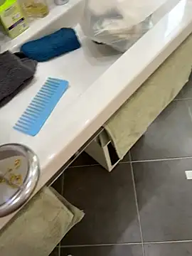 Cozqhh online show from March 2026 12:08:01 PM