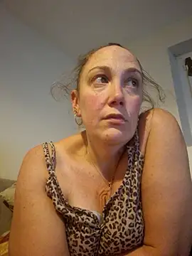 Wisie Cutie online show from November 2025 10:53:02 PM