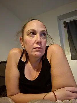 Wisie Cutie online show from November 2025 11:15:01 PM