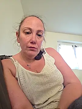 Wisie Cutie online show from March 2026 04:35:01 PM