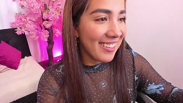 KAROLIVONNE online show from April 2026 09:06:02 PM