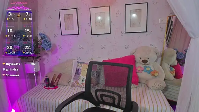 Snapshot of Sooffii_1 chatting on December 2024 10:30:01 PM Sooffii 1 online show from December 2024 10:30:01 PM