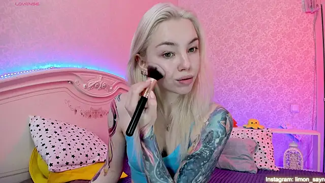 LillyMoure  online show from February 2025 11:44:02 PM