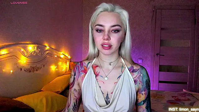 LillyMoure  online show from March 2026 11:32:01 PM