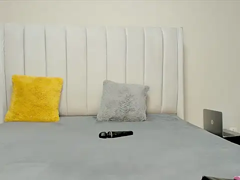 Snapshot of _heavenlysent chatting on October 2025 03:29:02 AM heavenlysent online show from October 2025 03:29:02 AM