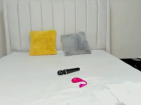 Snapshot of _heavenlysent chatting on November 2025 04:22:01 AM heavenlysent online show from November 2025 04:22:01 AM