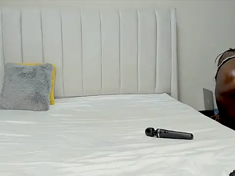 Snapshot of _heavenlysent chatting on November 2025 04:12:02 AM heavenlysent online show from November 2025 04:12:02 AM