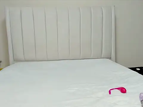 Snapshot of _heavenlysent chatting on December 2025 01:35:02 AM heavenlysent online show from December 2025 01:35:02 AM