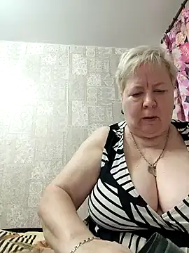 Snapshot of EffectFiona chatting on January 2025 11:01:02 PM EffectFiona online show from January 2025 11:01:02 PM
