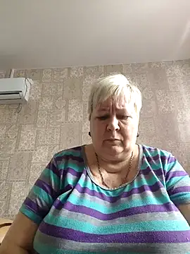 Snapshot of EffectFiona chatting on February 2025 07:35:01 AM EffectFiona online show from February 2025 07:35:01 AM