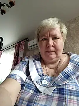 Snapshot of EffectFiona chatting on February 2025 03:04:02 AM EffectFiona online show from February 2025 03:04:02 AM