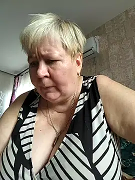 Snapshot of EffectFiona chatting on September 2025 04:50:01 AM EffectFiona online show from September 2025 04:50:01 AM