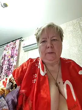Snapshot of EffectFiona chatting on October 2025 12:19:01 AM EffectFiona online show from October 2025 12:19:01 AM