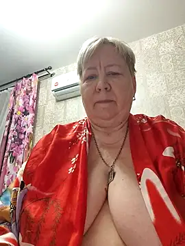 Snapshot of EffectFiona chatting on February 2026 01:32:01 AM EffectFiona online show from February 2026 01:32:01 AM