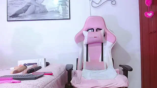 Amelie Rousell online show from March 2026 10:38:01 PM