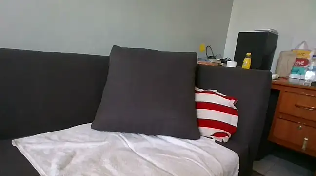 Prettybecs online show from February 2025 12:28:01 PM