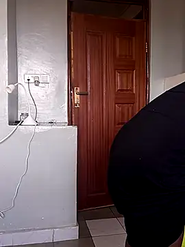 Prettybecs online show from February 2025 01:37:01 PM