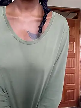 Prettybecs online show from March 2025 10:18:02 AM