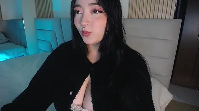 Snapshot of Miss_Loise chatting on May 2026 03:46:02 AM Miss Loise online show from May 2026 03:46:02 AM